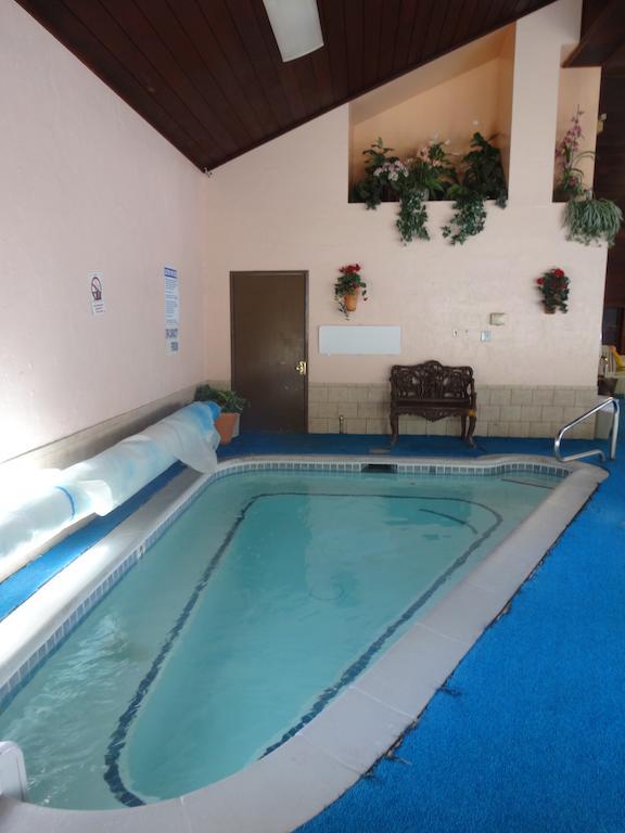 Lodge Boulder