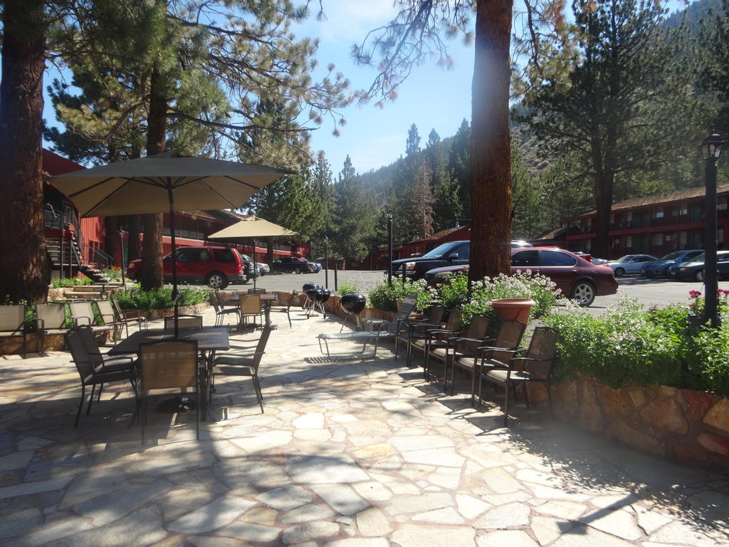 Lodge Boulder *