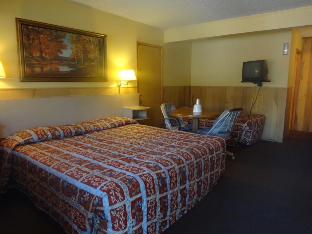 Lodge Boulder June Lake