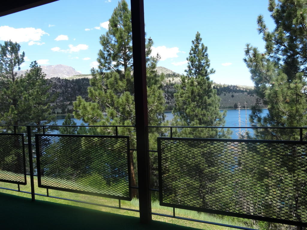 Lodge Boulder