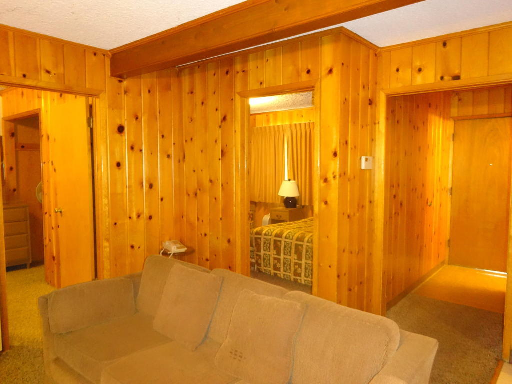Lodge Boulder *