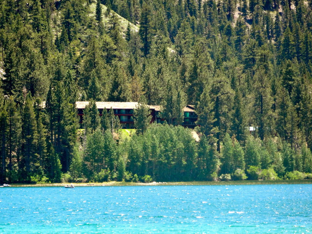 Lodge Boulder *