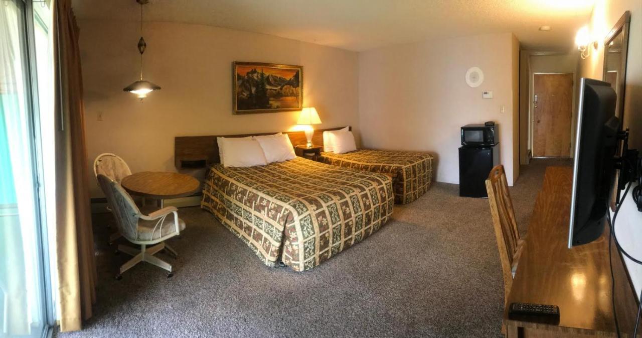 Lodge Boulder June Lake